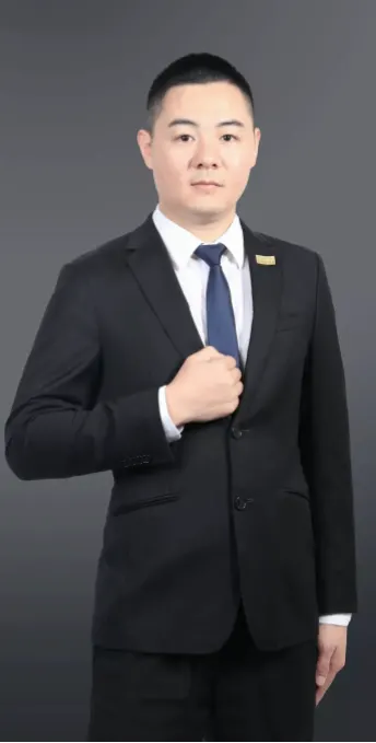 陆梁鸿